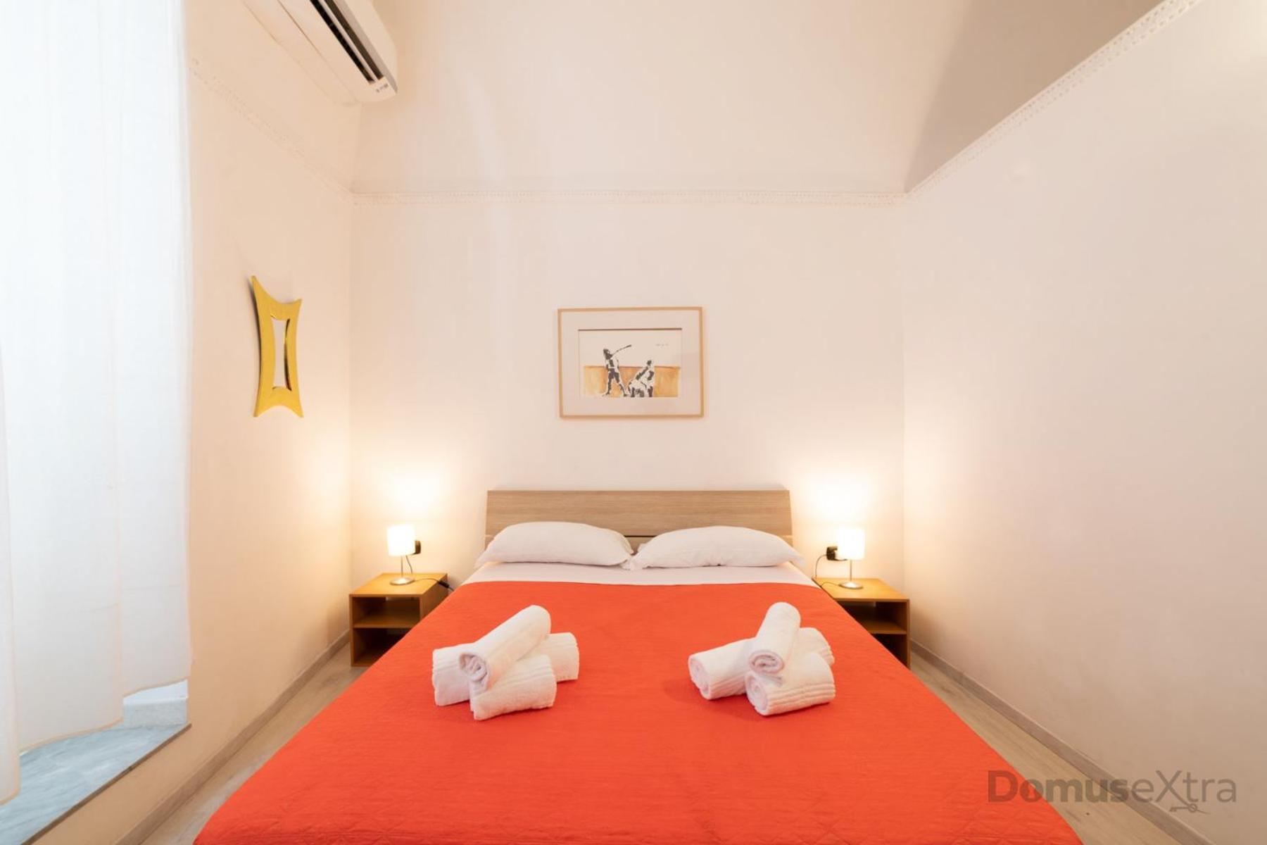 Villari Guest House By Domusextra เนเปิลส์ ภายนอก รูปภาพ