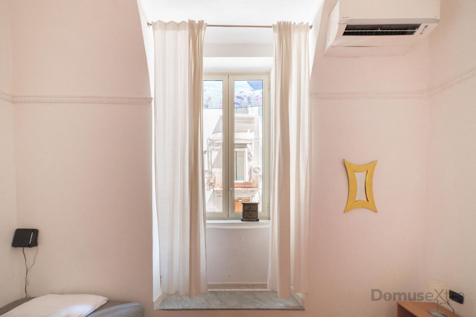 Villari Guest House By Domusextra เนเปิลส์ ภายนอก รูปภาพ